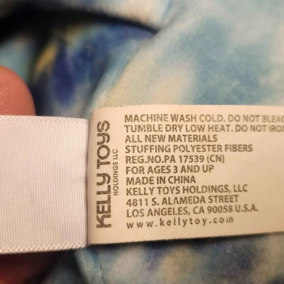 Luther The Shark SQUISHMALLOW - Picture 5 of 5